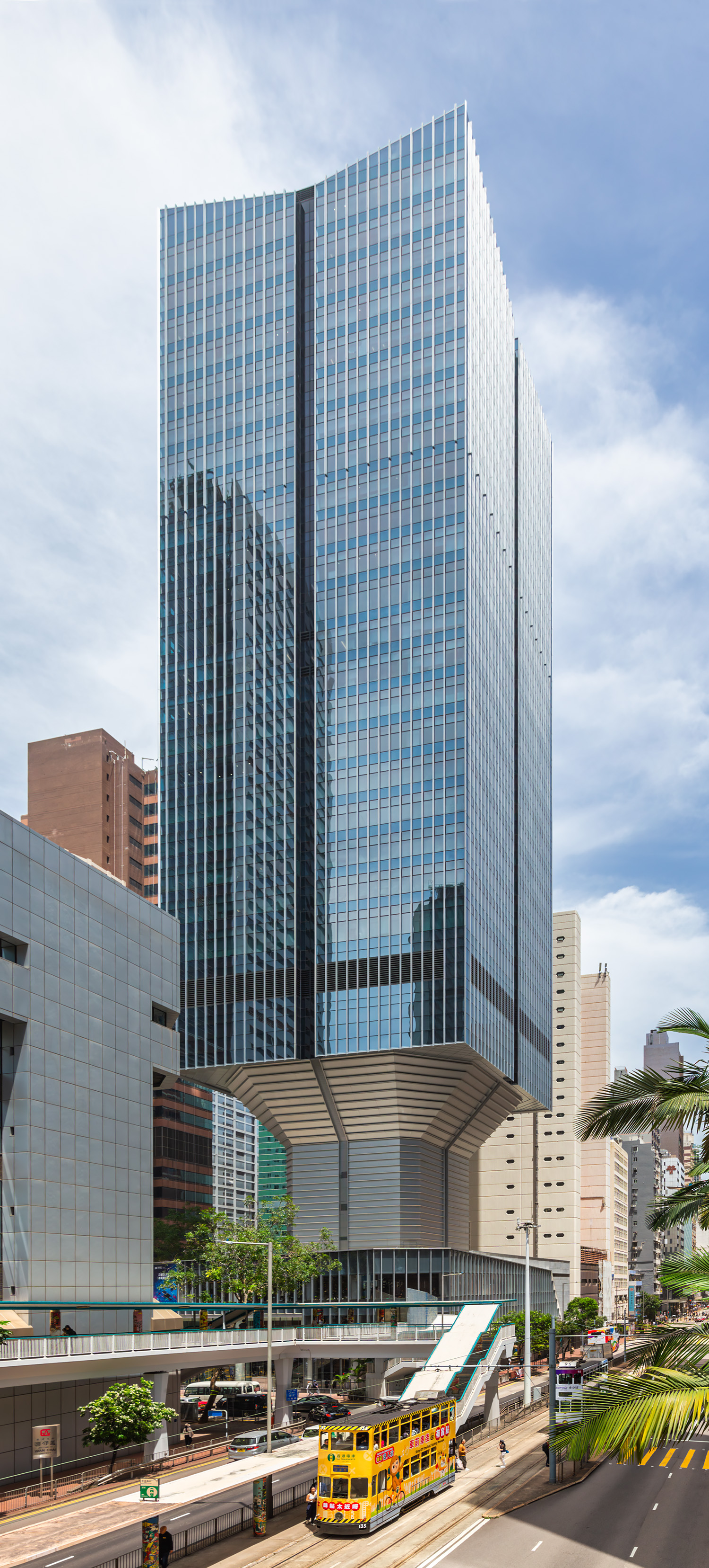 One Hennessy, Hong Kong - View from the west. © Mathias Beinling